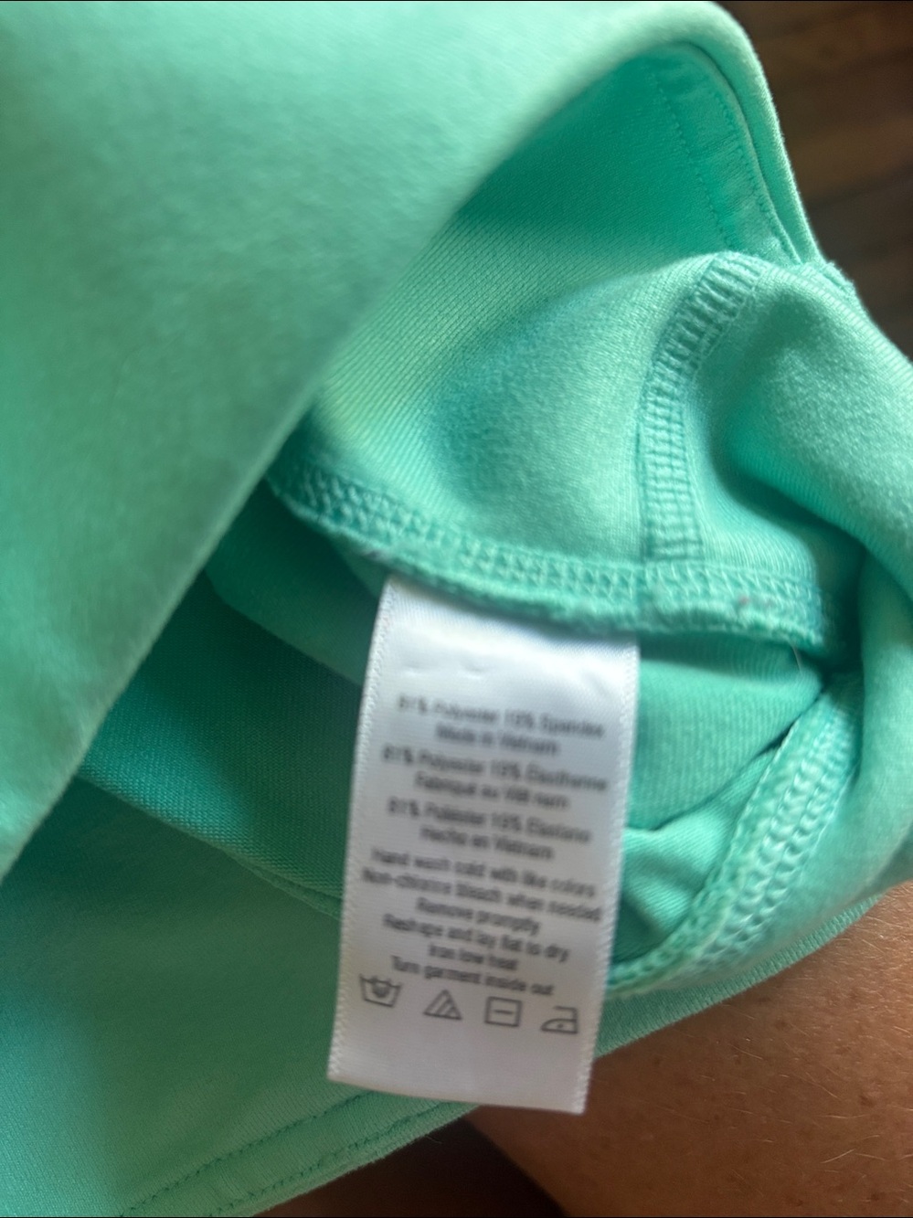 Alo teal Capri Leggings - Picture 6 of 7
